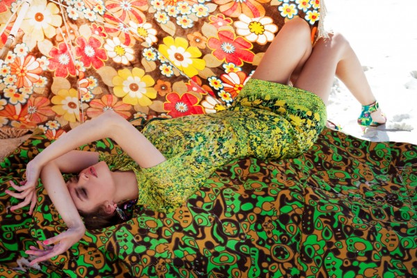 105  GLAMOUR FLOWERS