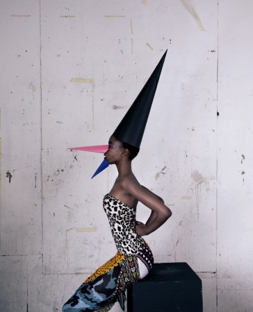 35 GRACE JONES ADORATION STUDIO
